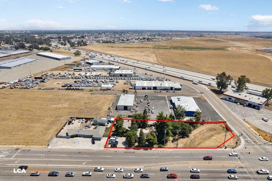 1575 Olive Dr, Bakersfield, CA à vendre - Photo de l’immeuble – Image 3 sur 35