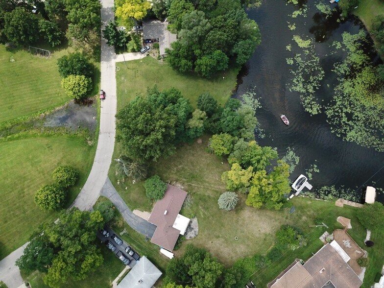 3306 Indianview dr, Waterford Township, MI à vendre - Photo de l’immeuble – Image 2 sur 15