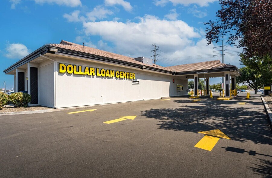 1401 12th Ave Rd, Nampa, ID à vendre - Photo de l’immeuble – Image 2 sur 8