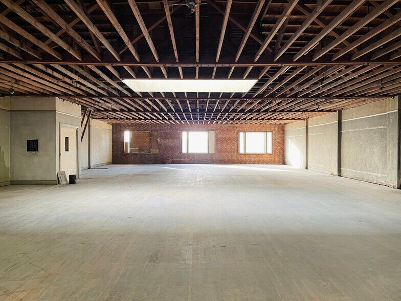230 N California St, Stockton, CA à vendre - Photo intérieure – Image 3 sur 5