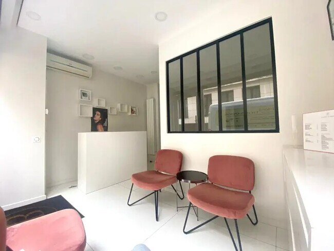 Plus de détails pour Local commercial à vendre