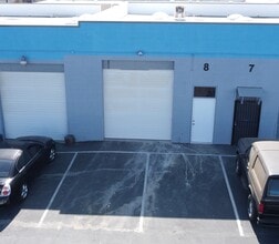 18754 Parthenia St, Northridge, CA à louer Photo de l’immeuble– Image 1 sur 2
