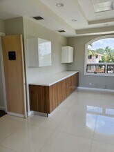 461-481 E Hillsboro Blvd, Deerfield Beach, FL à louer Photo intérieure– Image 2 sur 15