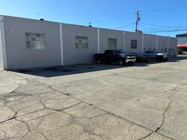 320 Victory Ave, South San Francisco, CA à louer - Photo de l’immeuble – Image 2 sur 9