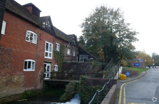 Mill Ln, Godalming à louer Photo principale– Image 1 sur 3