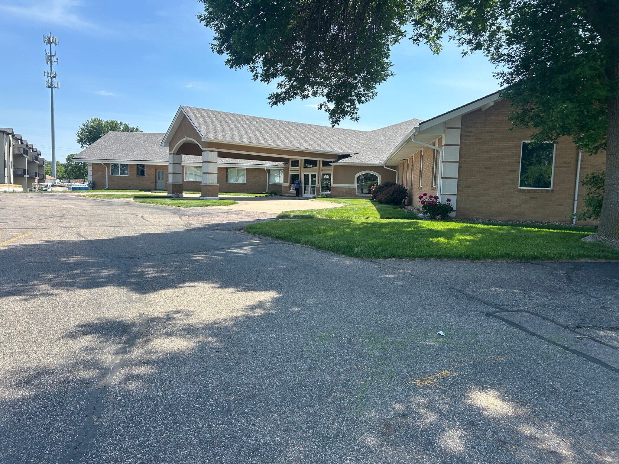 6100 Morningside Ave, Sioux City, IA à vendre Photo de l’immeuble– Image 1 sur 2