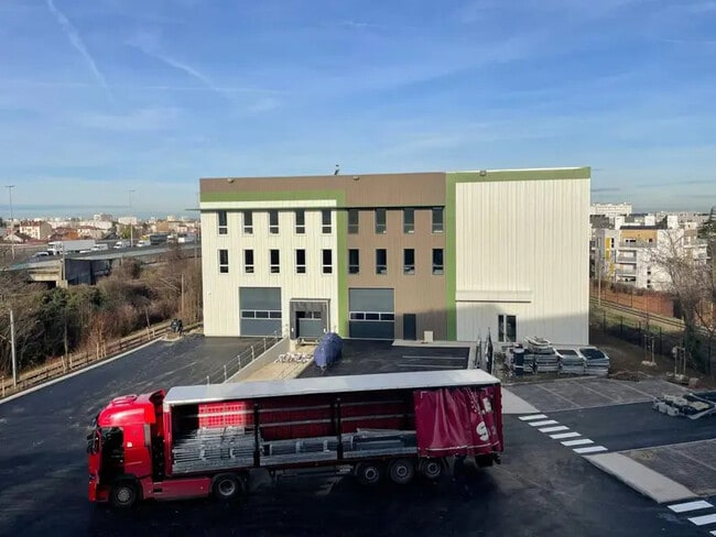 Plus de détails pour Industriel/Logistique à louer