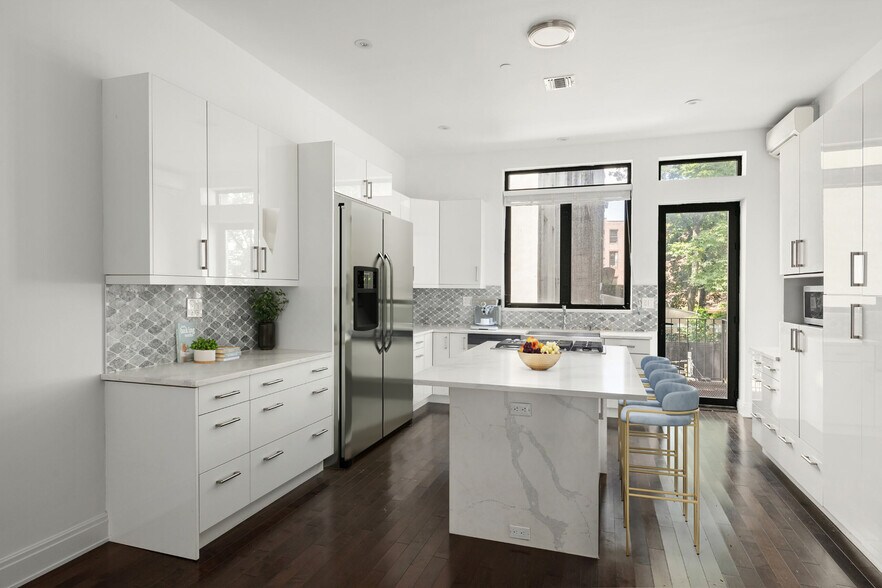 2040 Madison Ave, New York, NY à vendre - Photo de l’immeuble – Image 3 sur 16