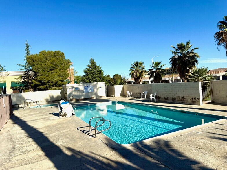 430 W Palmdale Blvd, Palmdale, CA à vendre - Photo de l’immeuble – Image 3 sur 32