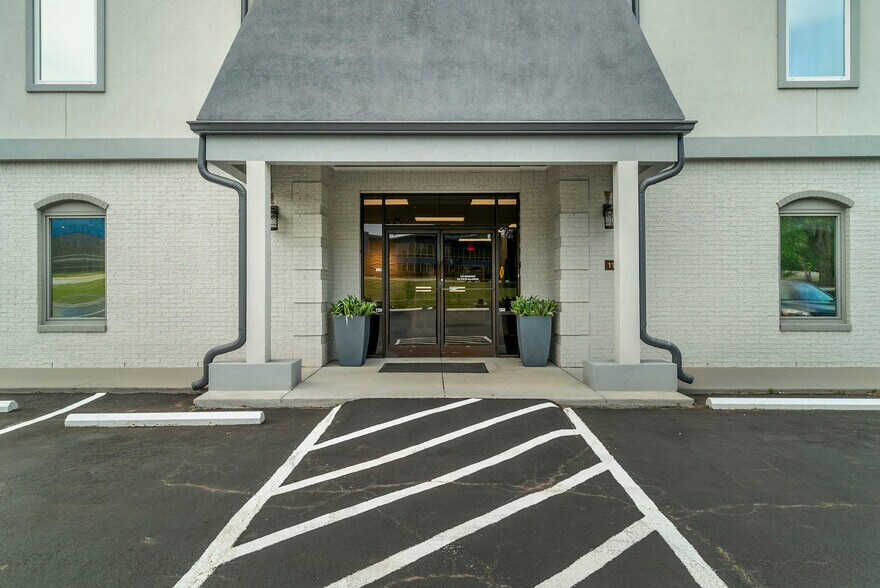 1121 Old Concord Rd, Salisbury, NC à louer - Photo de l’immeuble – Image 2 sur 8