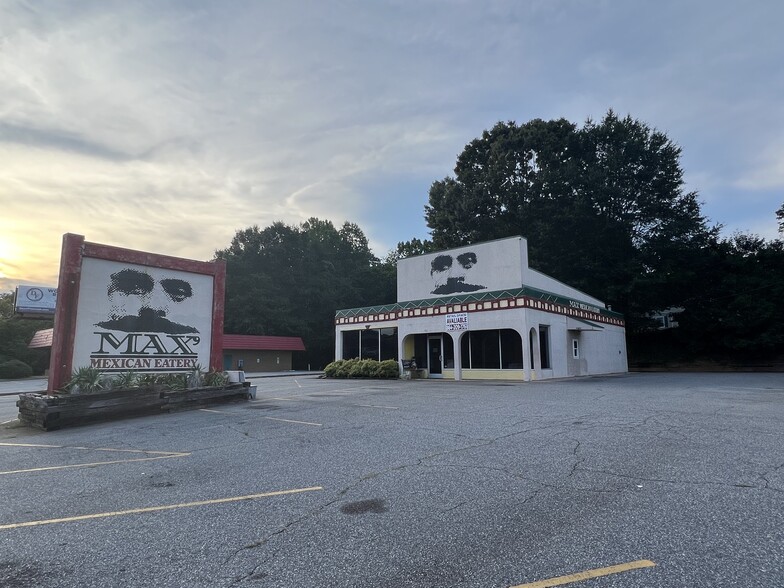 802 US Highway 70 SW, Hickory, NC à louer - Photo de l’immeuble – Image 1 sur 5