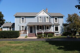 Plus de détails pour 108 N Walkup Ave, Crystal Lake, IL - Bureau à vendre