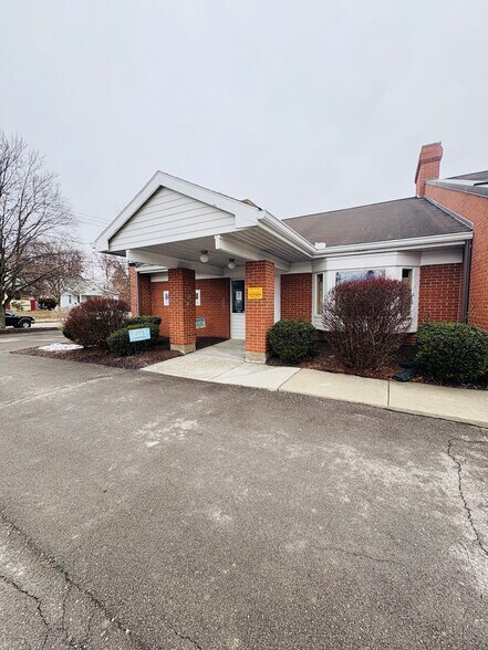 304 Hoffman St, Elmira, NY à vendre - Photo de l’immeuble – Image 1 sur 23