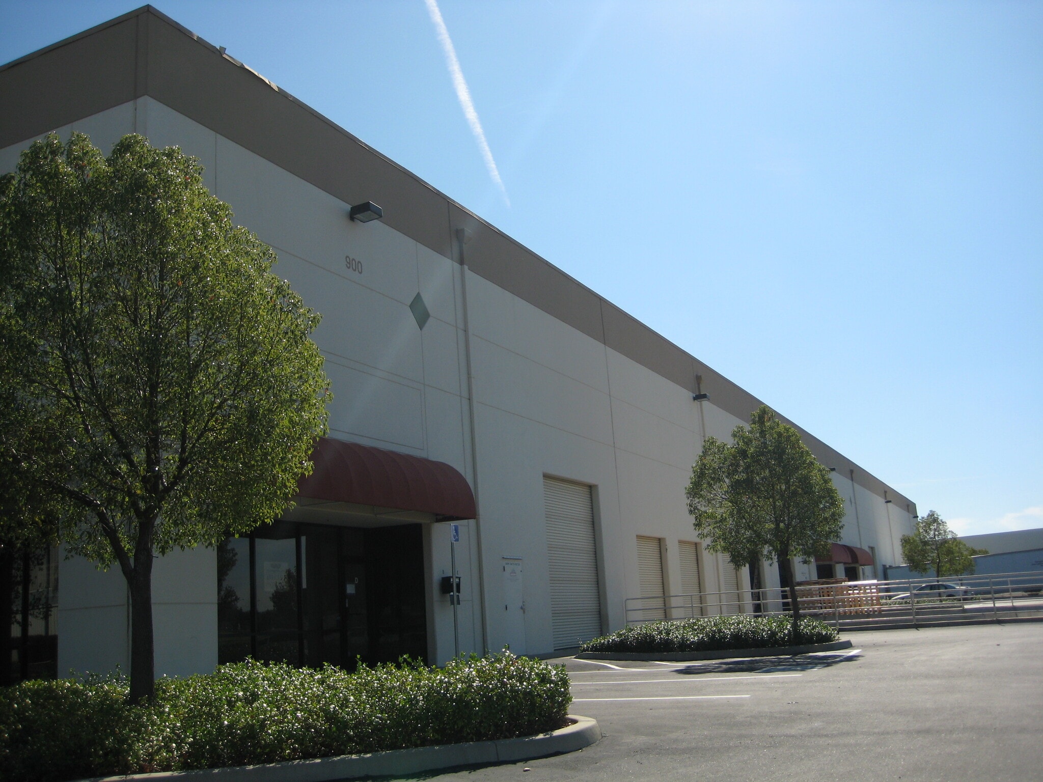 900 Business Park Dr, Dixon, CA à louer Photo de l’immeuble– Image 1 sur 2