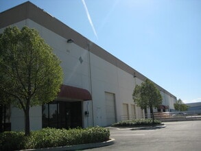 900 Business Park Dr, Dixon, CA à louer Photo de l’immeuble– Image 1 sur 2