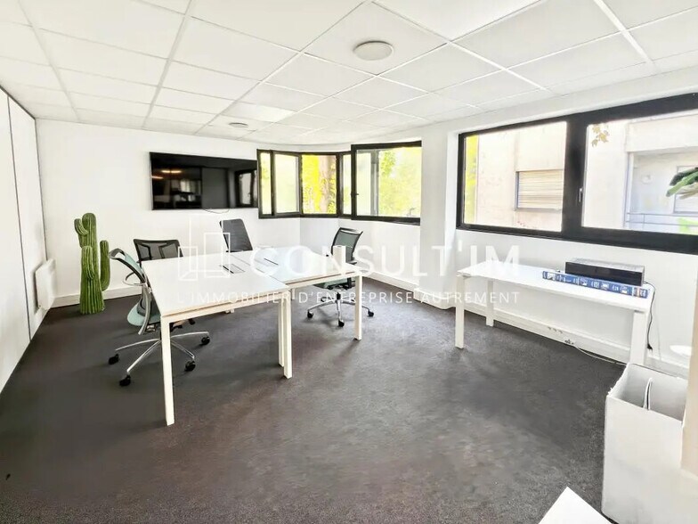 Bureau dans Boulogne-Billancourt à louer - Photo de l’immeuble – Image 2 sur 5