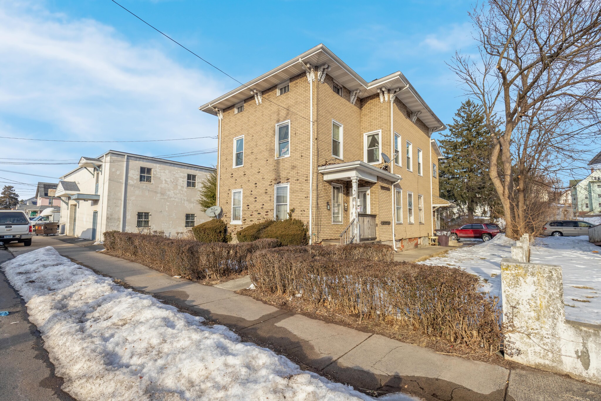 21 Pleasant St, New Britain, CT à vendre Photo principale– Image 1 sur 13