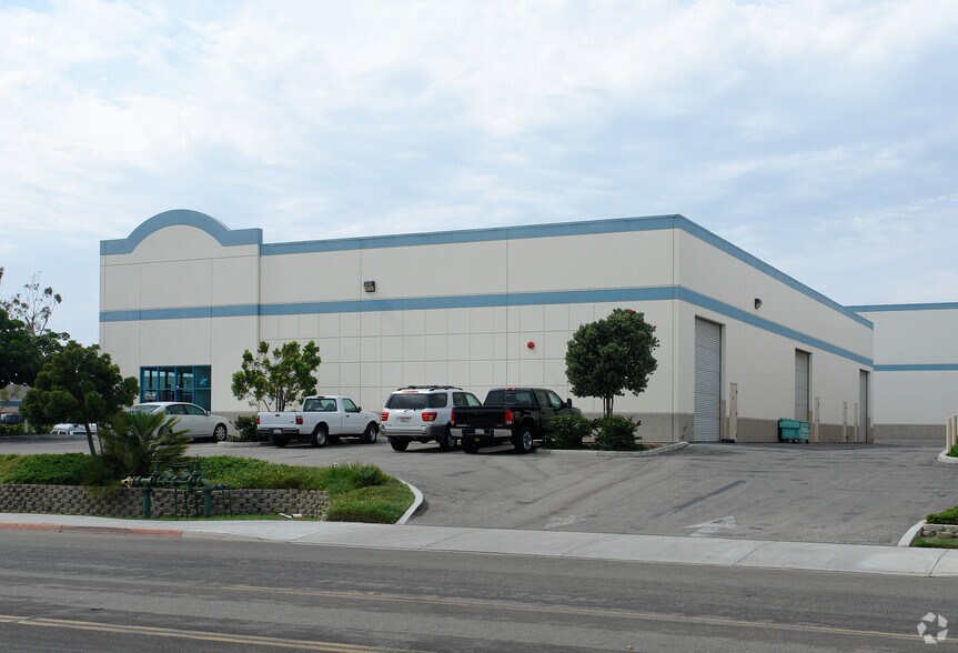 1980 Goodyear Ave, Ventura, CA à louer - Photo de l’immeuble – Image 2 sur 8
