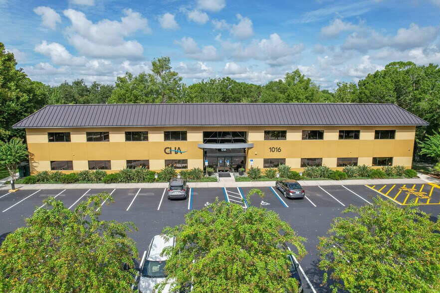 1016 Spring Villas Pt, Winter Springs, FL à vendre - Photo de l’immeuble – Image 1 sur 17