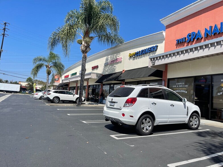 6400-6426 Del Amo, Lakewood, CA à louer - Photo de l’immeuble – Image 2 sur 6
