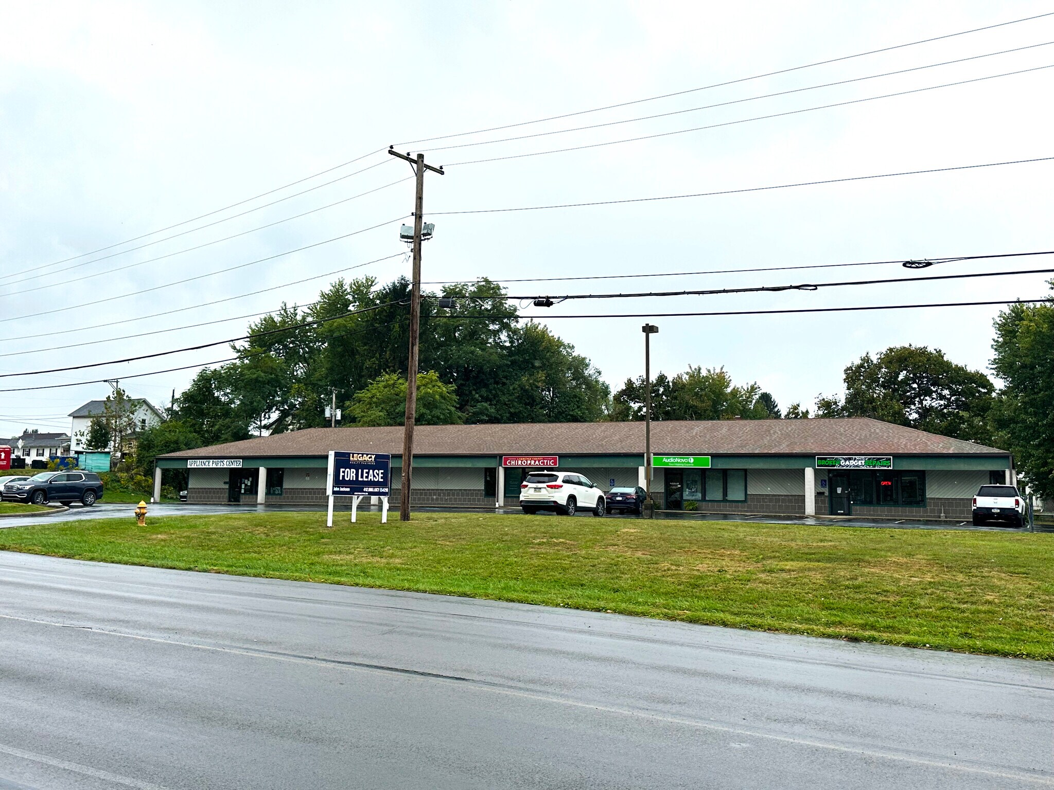 2022 E Washington St, New Castle, PA à louer Photo principale– Image 1 sur 3