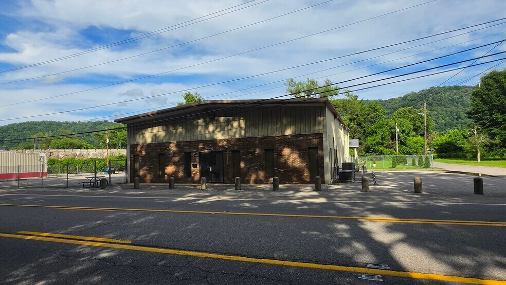 6810 Maccorkle Ave, Charleston, WV à vendre - Photo de l’immeuble – Image 2 sur 22