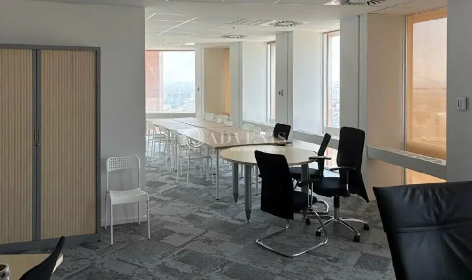Bureau dans Lyon à louer - Photo de l’immeuble – Image 1 sur 4