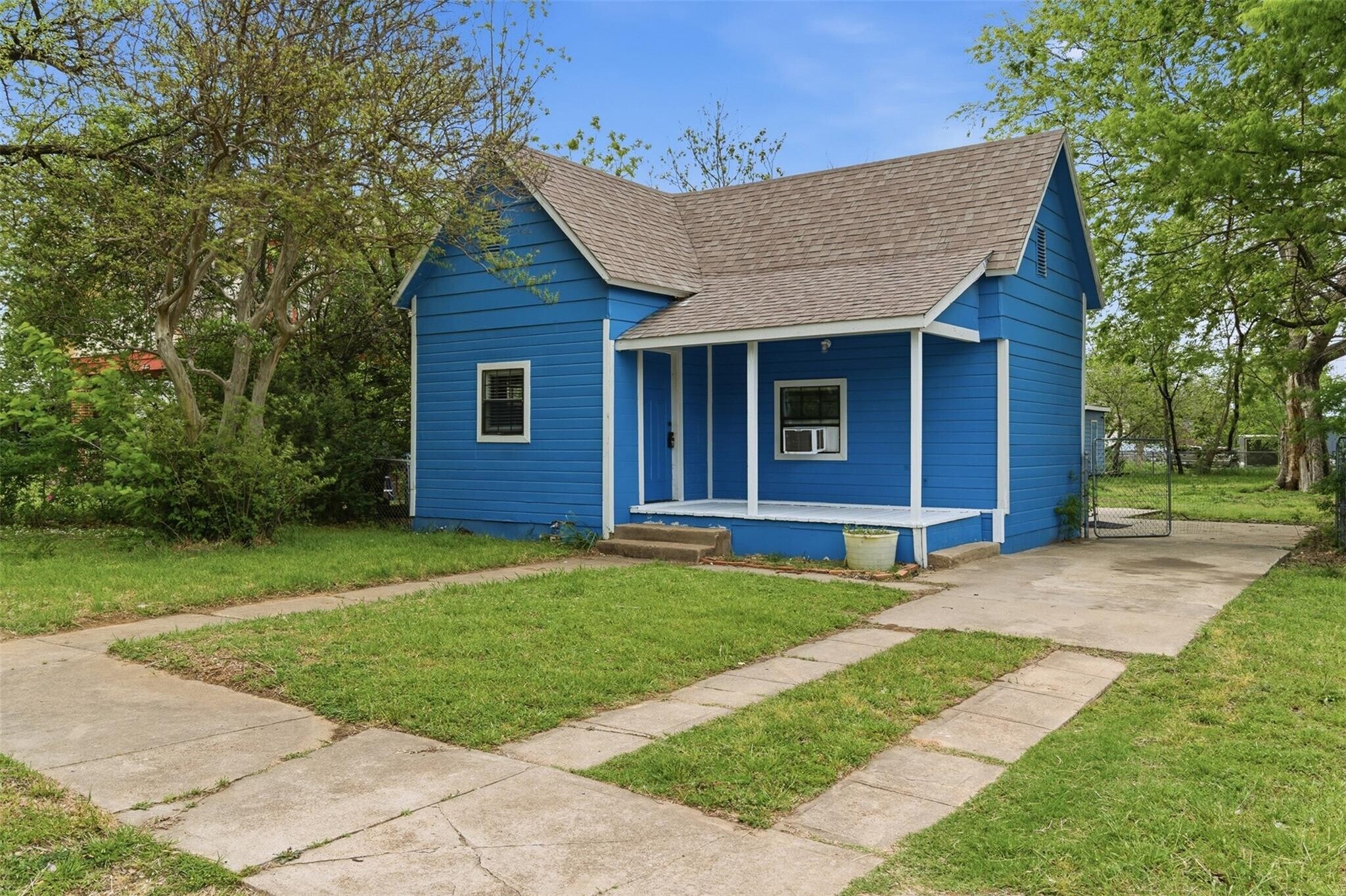 127 E Walker St, Denison, TX à vendre Photo principale– Image 1 sur 2