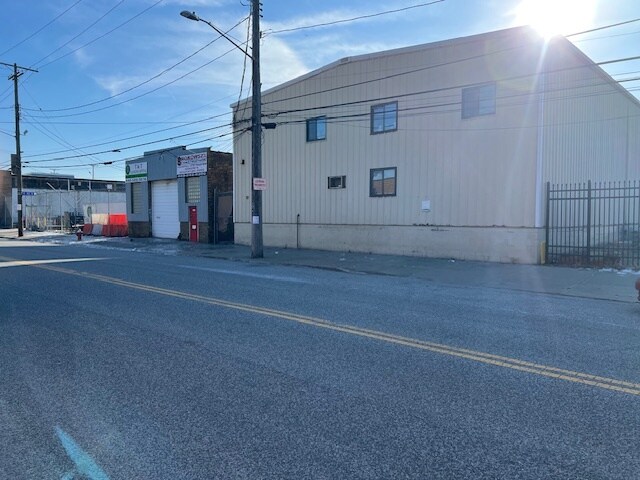 2148 Lakeside Ave E, Cleveland, OH à vendre - Photo de l’immeuble – Image 3 sur 9