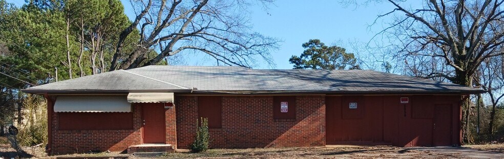 2554 E Wesley Chapel Way, Decatur, GA à louer - Photo de l’immeuble – Image 2 sur 9