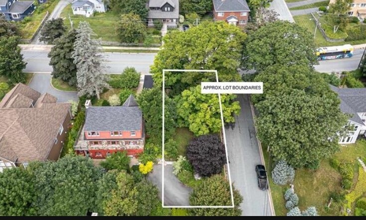 10 Crichton Park Rd, Dartmouth, NS à vendre - Photo de l’immeuble – Image 2 sur 2