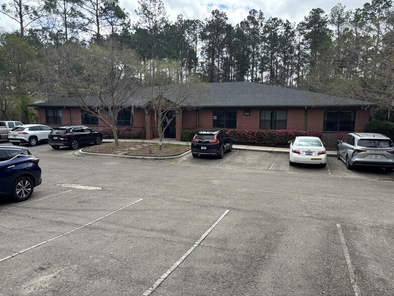 1949 Commonwealth Ln, Tallahassee, FL à vendre - Photo de l’immeuble – Image 2 sur 15
