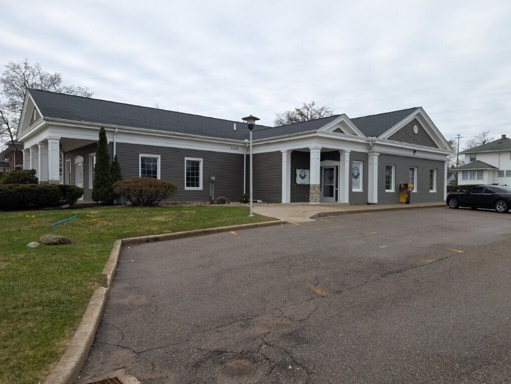 720 Capital Ave SW, Battle Creek, MI à vendre Photo principale– Image 1 sur 12