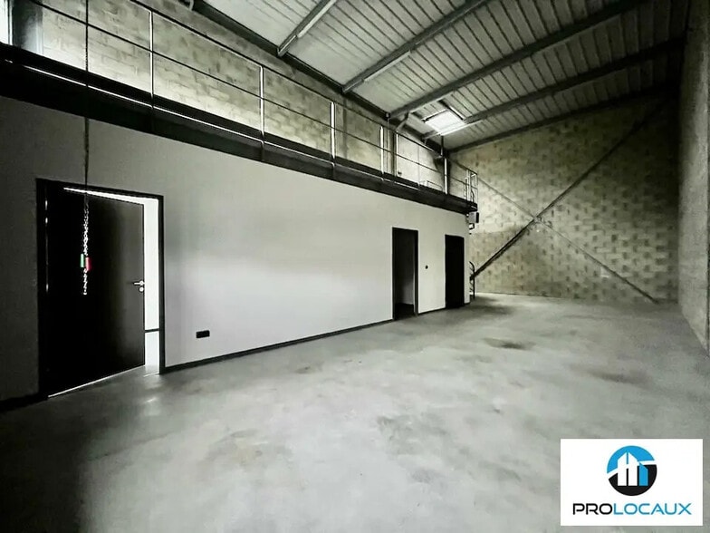 Local d’activités dans Margny-lès-Compiègne à louer - Photo intérieure – Image 2 sur 6