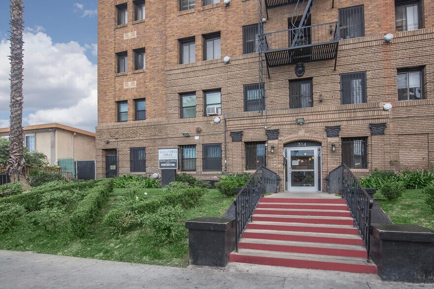 314 S Alexandria Ave, Los Angeles, CA à vendre - Photo de l’immeuble – Image 2 sur 26