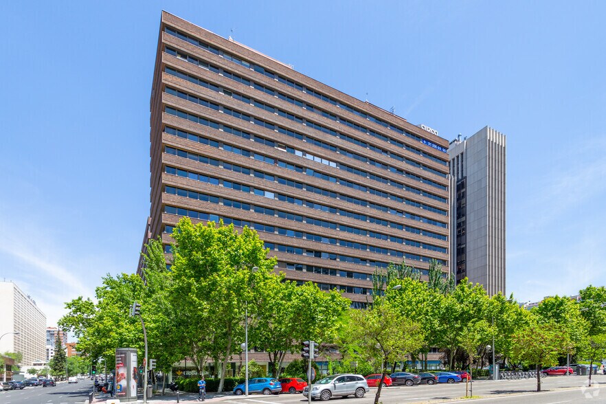 Paseo Castellana, 135, Madrid, Madrid à louer - Photo principale – Image 1 sur 4