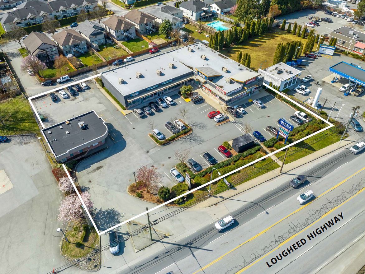 20528 Lougheed Hwy, Maple Ridge, BC à vendre Photo de l’immeuble– Image 1 sur 5