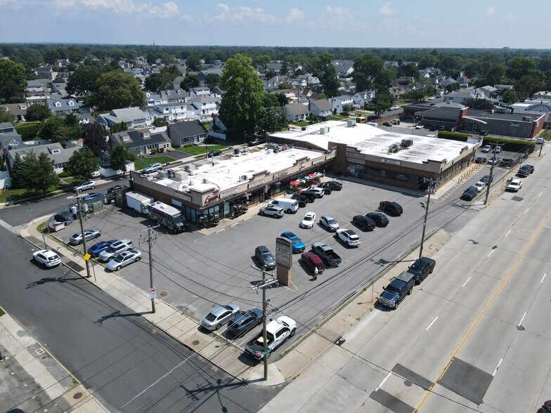 3535-3555 Merrick Rd, Seaford, NY à louer - Photo de l’immeuble – Image 1 sur 9