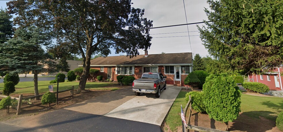 669 Gaumer Rd, New Cumberland, PA à vendre - Photo de l’immeuble – Image 3 sur 7