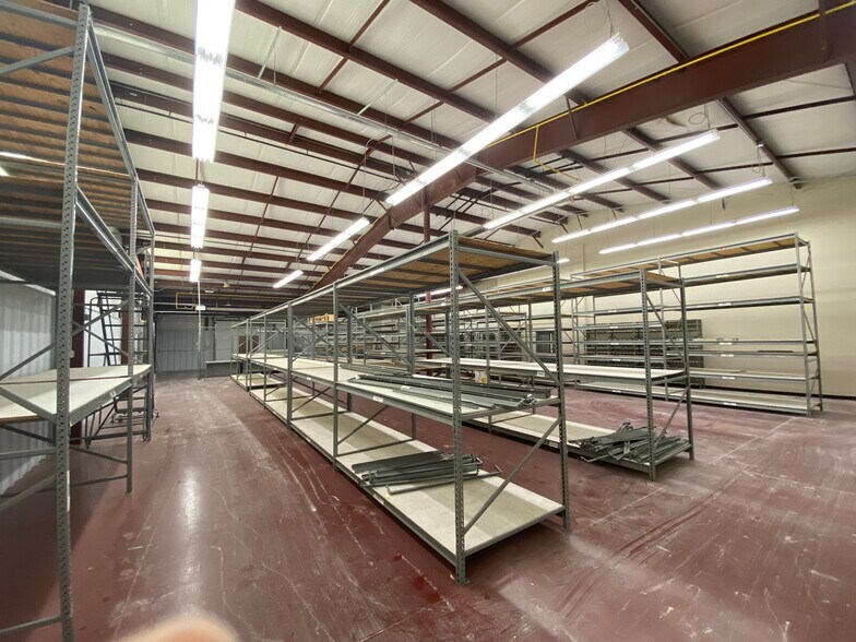 108 Asheville Commerce Pky, Candler, NC à louer - Photo de l’immeuble – Image 3 sur 4