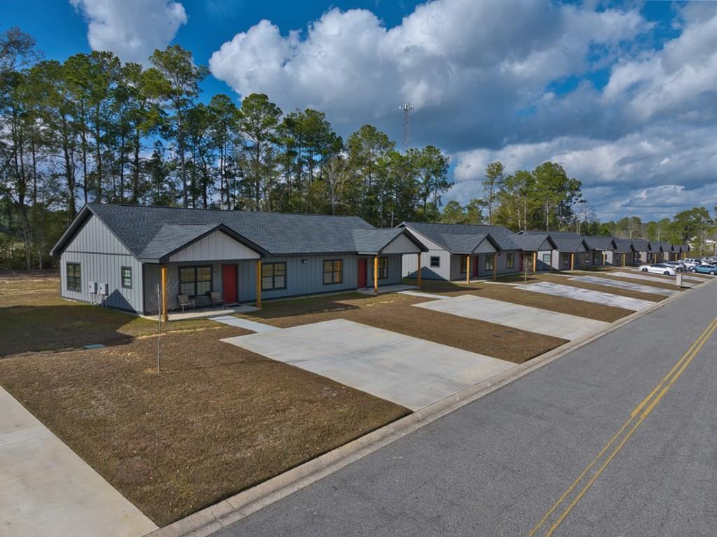 240 Sunset Cir, Moultrie, GA à vendre Photo principale– Image 1 sur 17