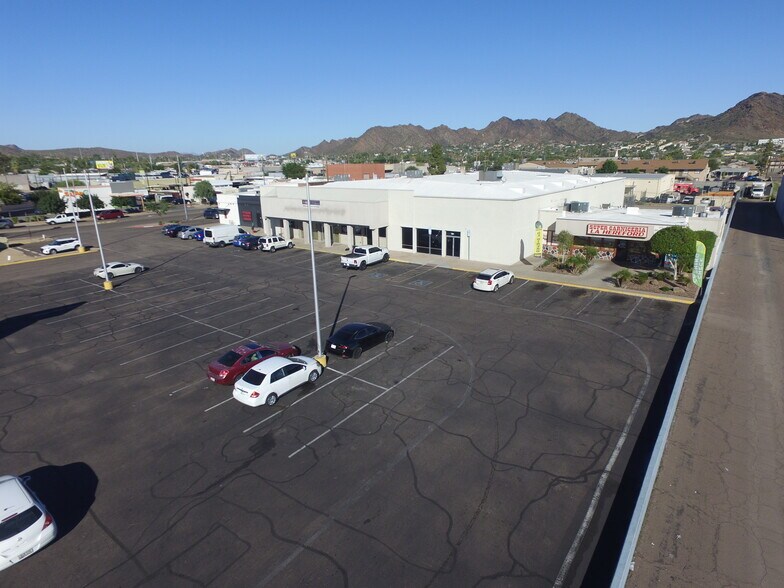 8935 N 7th St, Phoenix, AZ à louer - Photo de l’immeuble – Image 1 sur 3