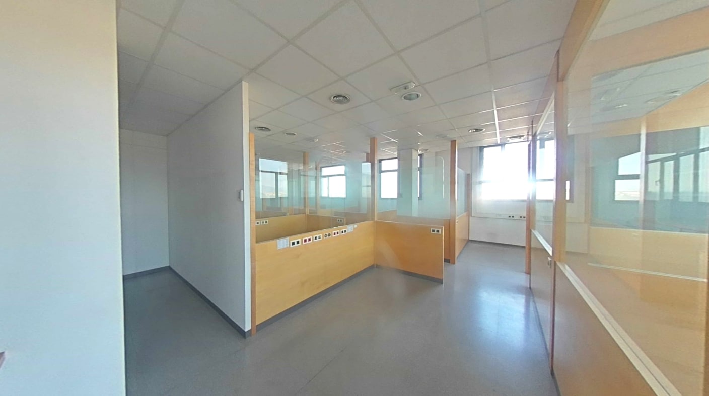 Mollet del Vallès, BAR 08100 - Lot 02 - - Photo intérieure - Image 2 of 10
