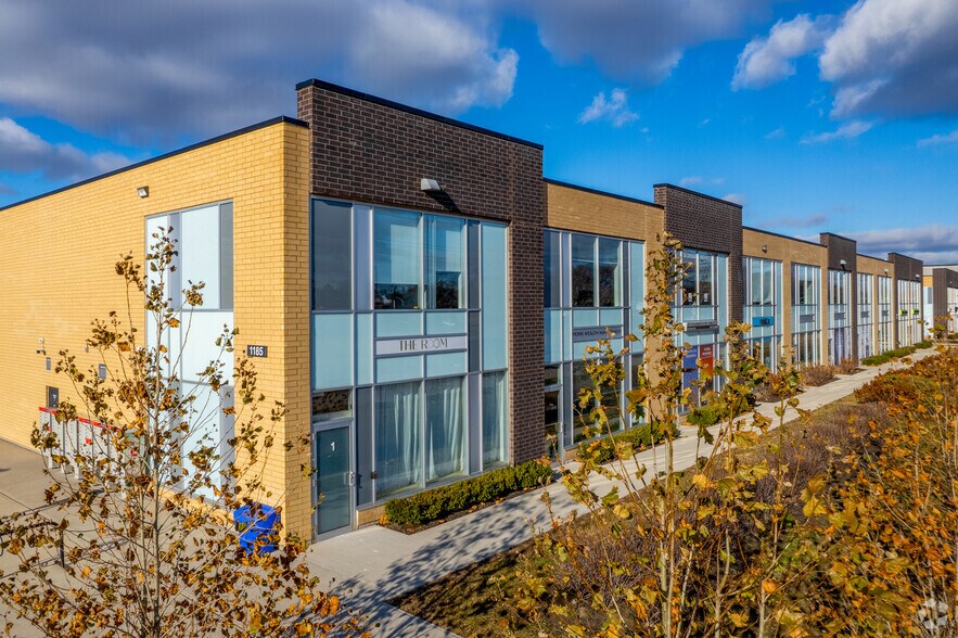 1185 Queensway E, Mississauga, ON à vendre - Photo de l’immeuble – Image 2 sur 4