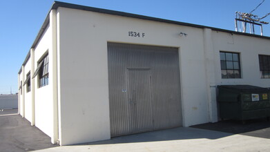 1534 E Chestnut Ave, Santa Ana, CA à louer Photo intérieure– Image 2 sur 2