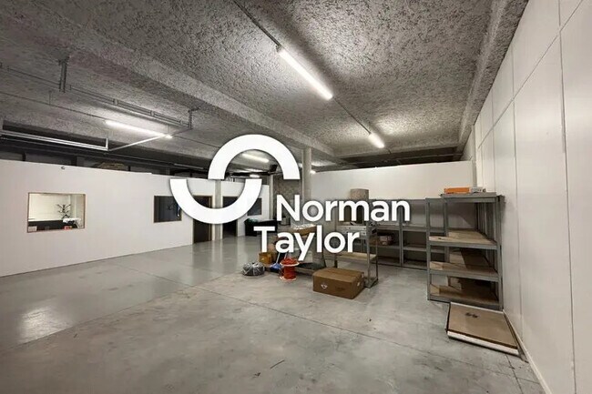 Plus de détails pour Local d'activités à louer