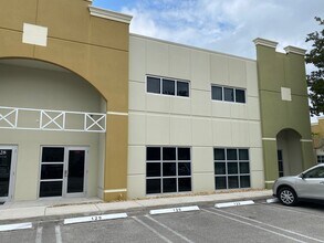 2051 NW 112th Ave, Doral, FL à louer Photo intérieure– Image 1 sur 15
