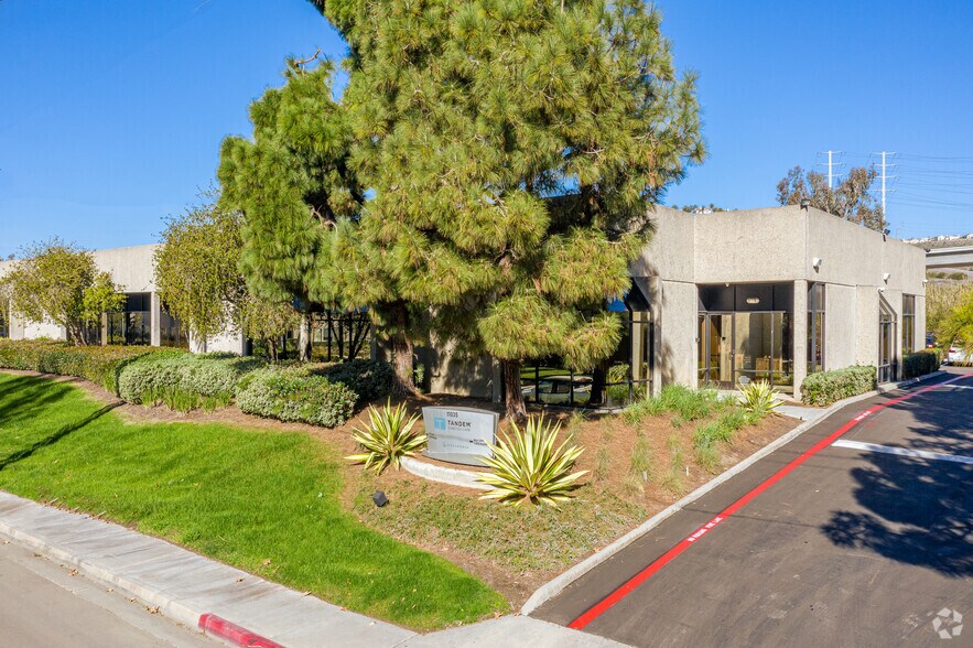 11035 Roselle St, San Diego, CA à vendre - Photo de l’immeuble – Image 1 sur 5