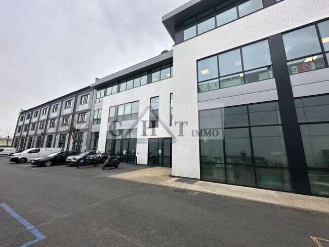 Plus de détails pour Bureau, Industriel/Logistique à louer