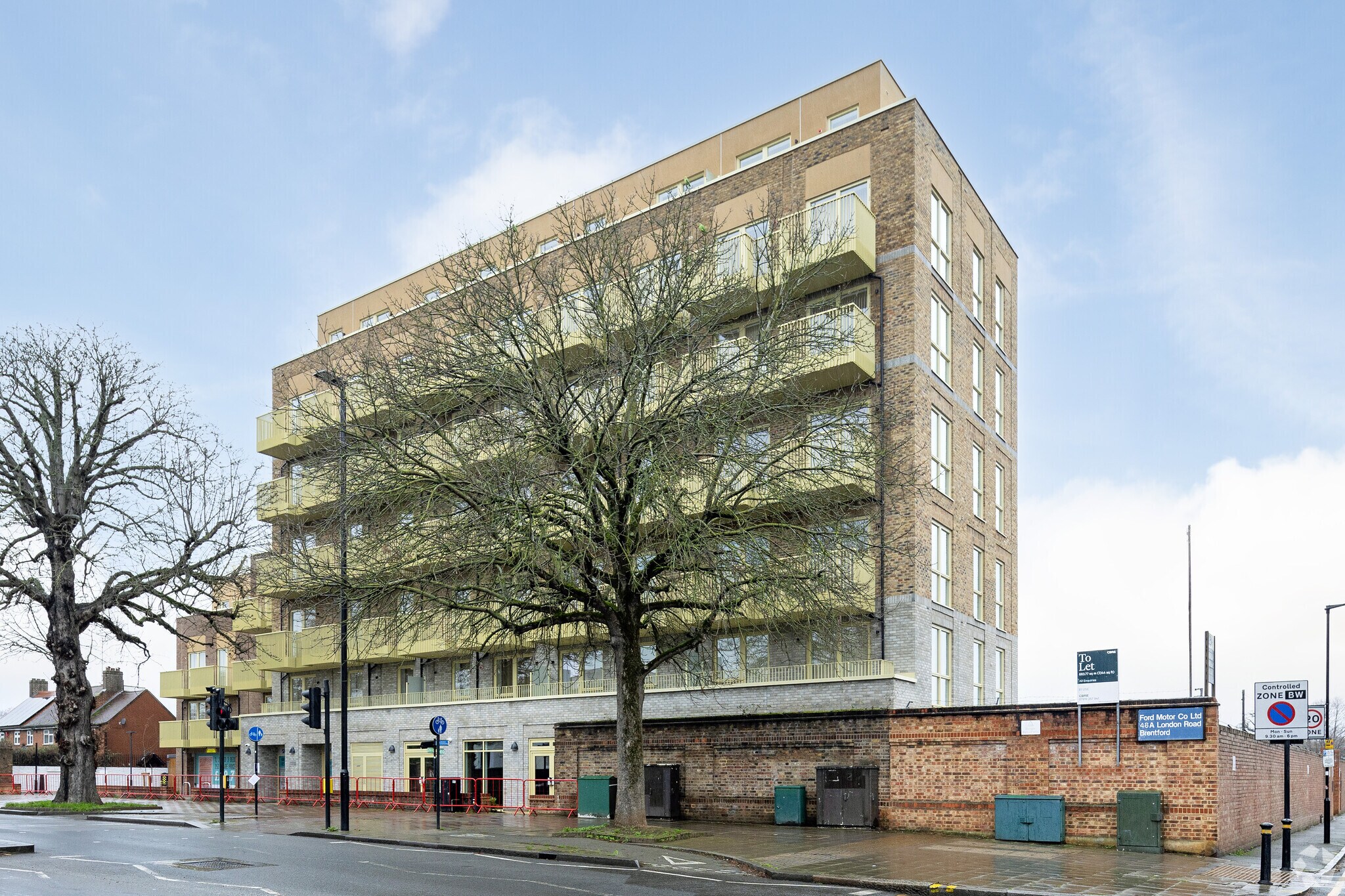 Local commercial dans 50-52 London Rd, Brentford à louer Photo principale– Image 1 sur 5